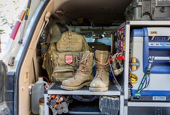 lace to toe tactical boots